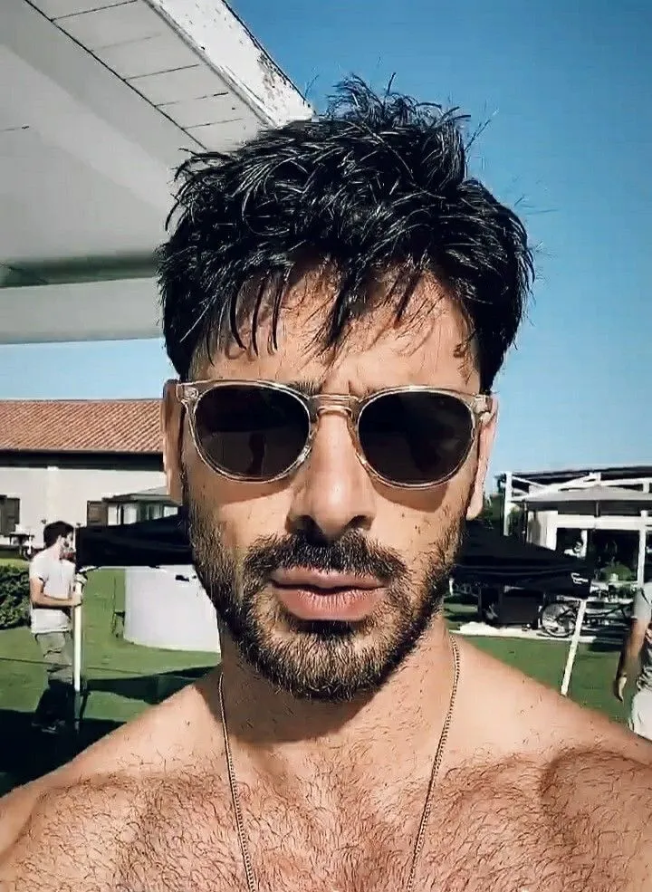 Michele Morrone Body
